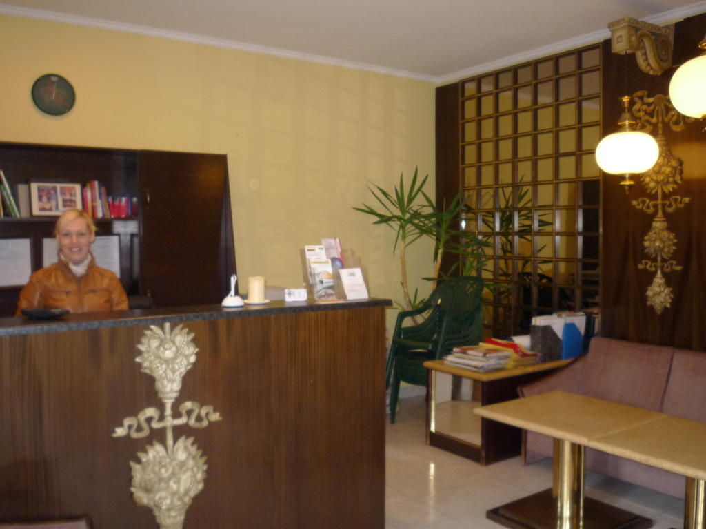 Hotel Kaloz Fregatt Panzio & Etterem Tata Exterior foto
